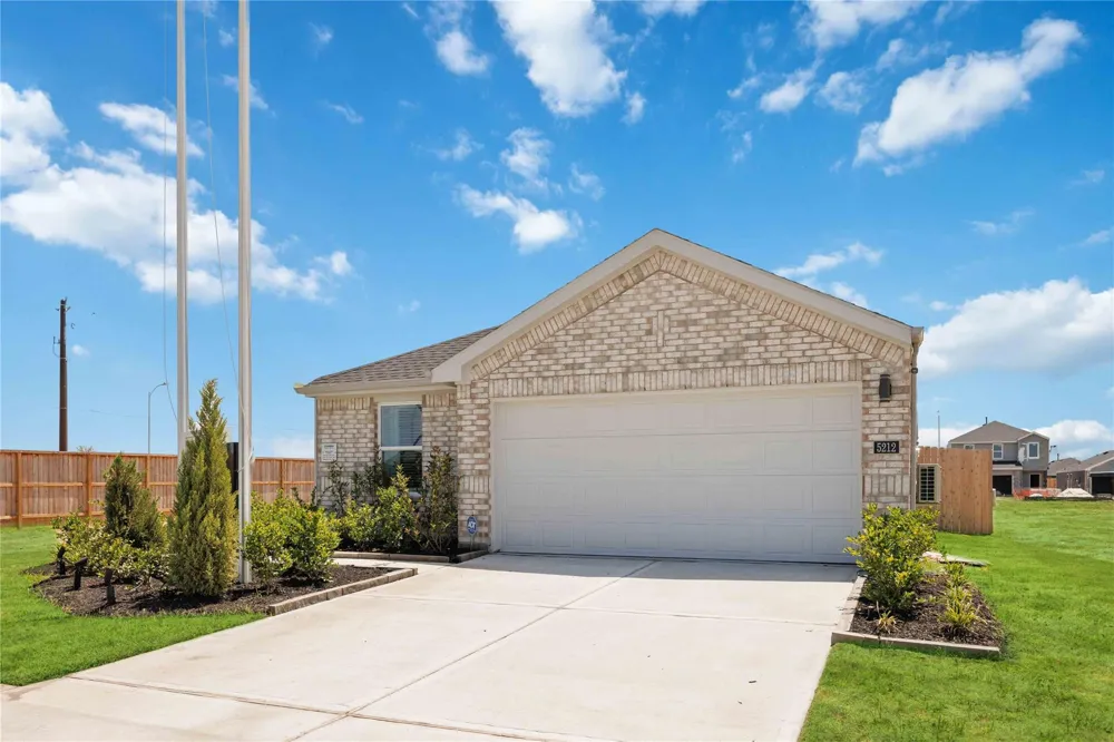 5214 Greengrass Willow Way Houston, TX 77048