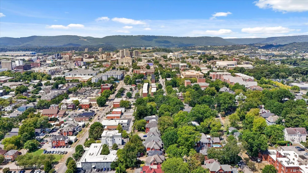 862 Oak Street Chattanooga, TN 37403