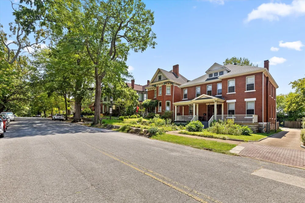 862 Oak Street Chattanooga, TN 37403