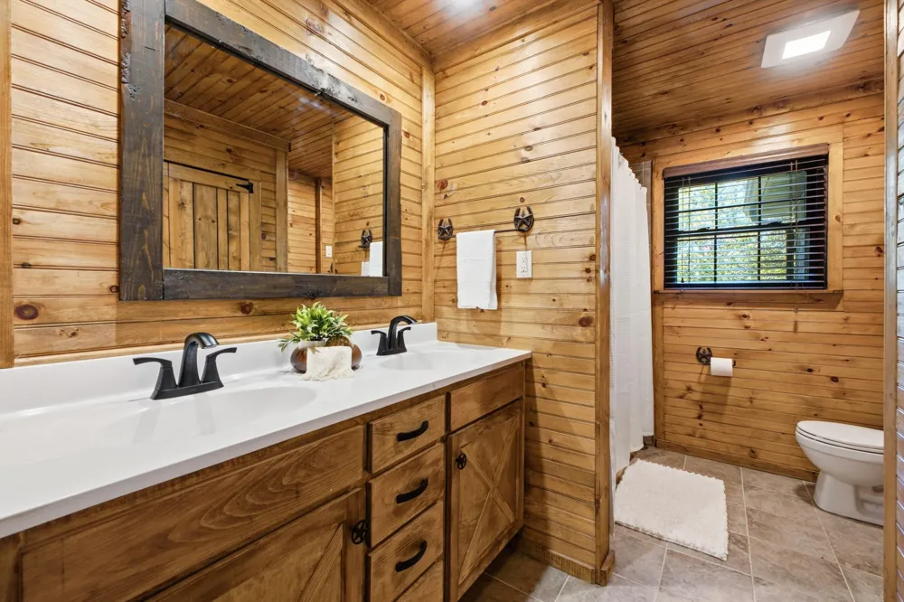 933 Halls Valley Road Trion, GA 30753