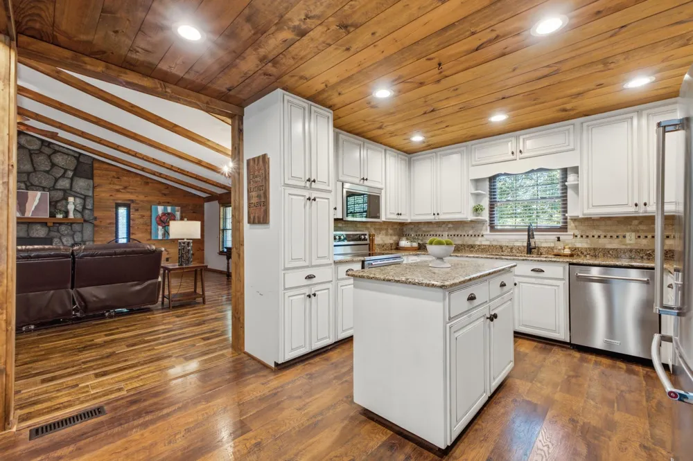 933 Halls Valley Road Trion, GA 30753