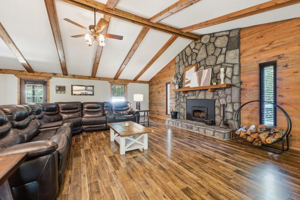 933 Halls Valley Road Trion, GA 30753