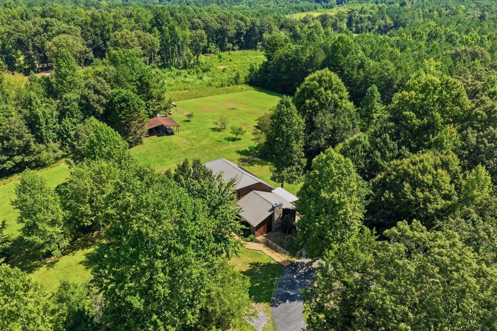 933 Halls Valley Road Trion, GA 30753