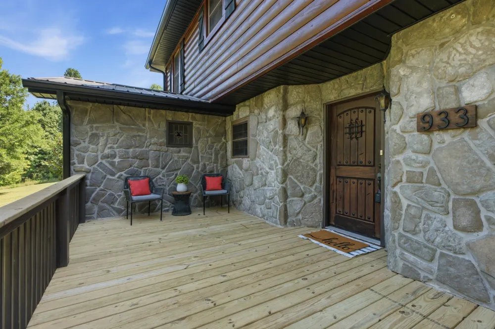 933 Halls Valley Road Trion, GA 30753