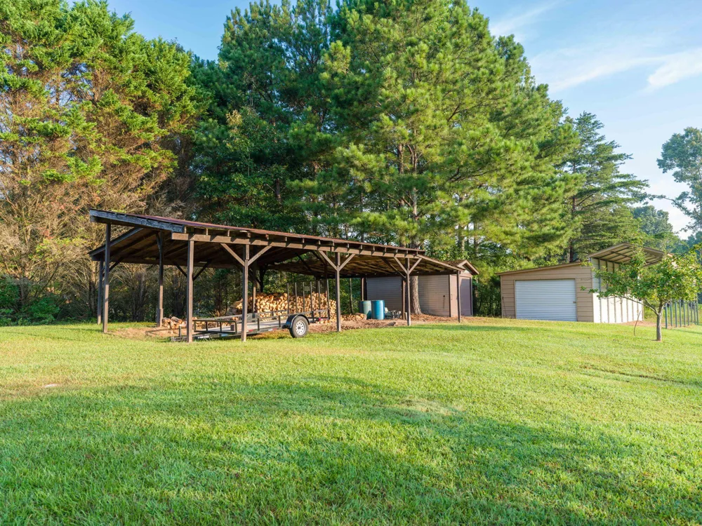 933 Halls Valley Road Trion, GA 30753