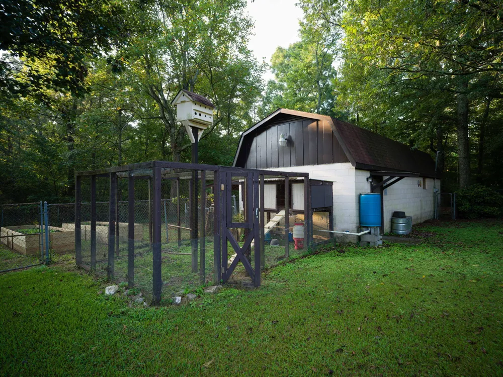 933 Halls Valley Road Trion, GA 30753