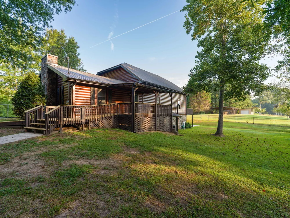 933 Halls Valley Road Trion, GA 30753