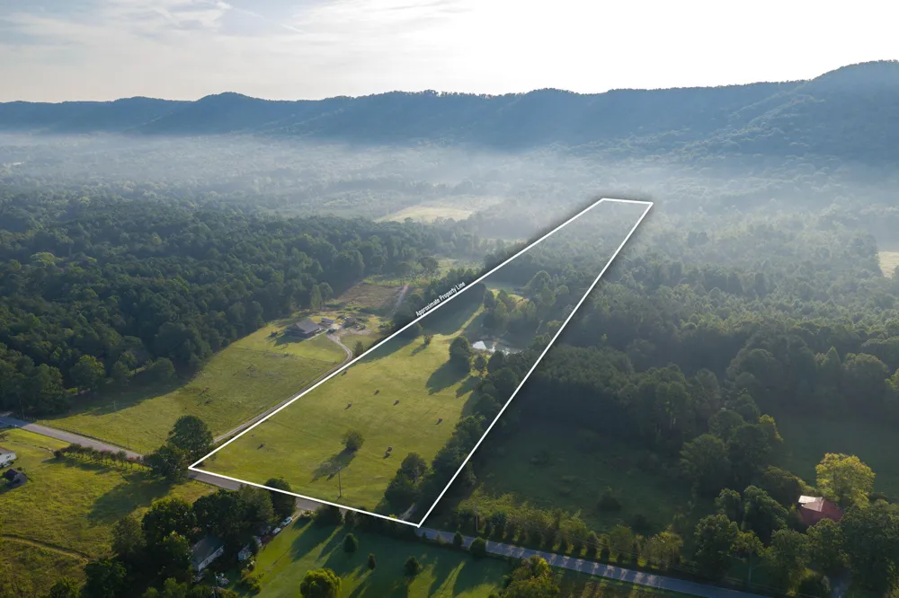 933 Halls Valley Road Trion, GA 30753