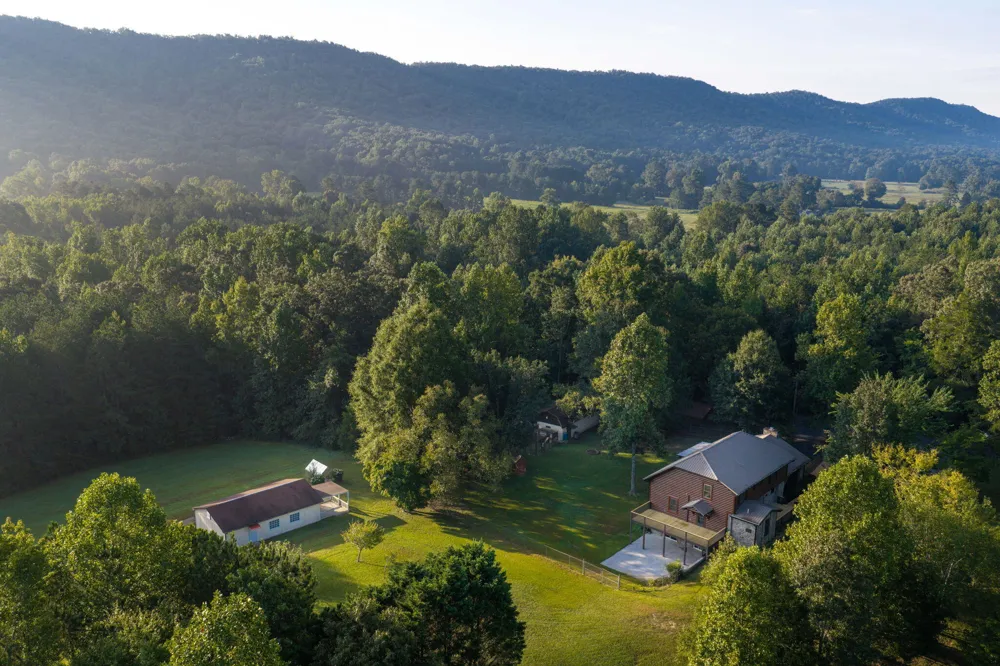 933 Halls Valley Road Trion, GA 30753