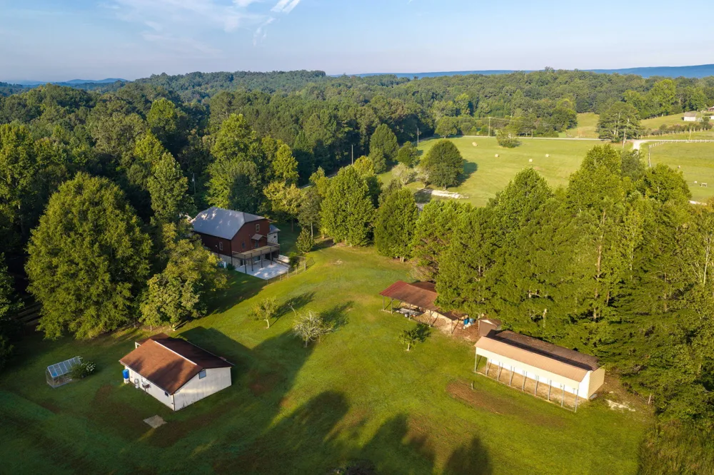 933 Halls Valley Road Trion, GA 30753