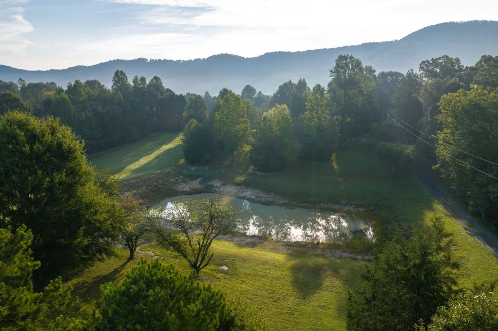 933 Halls Valley Road Trion, GA 30753