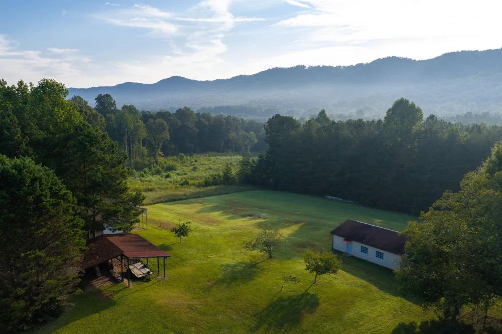933 Halls Valley Road Trion, GA 30753