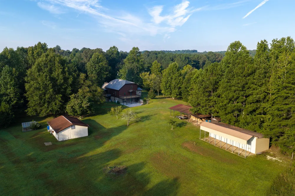 933 Halls Valley Road Trion, GA 30753