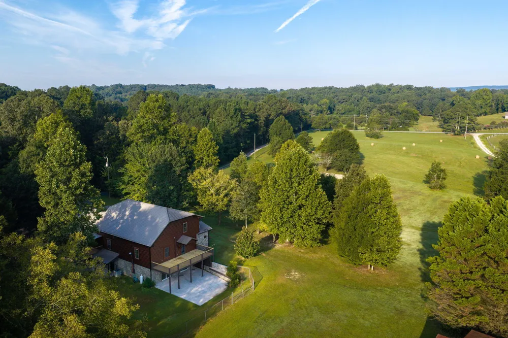 933 Halls Valley Road Trion, GA 30753