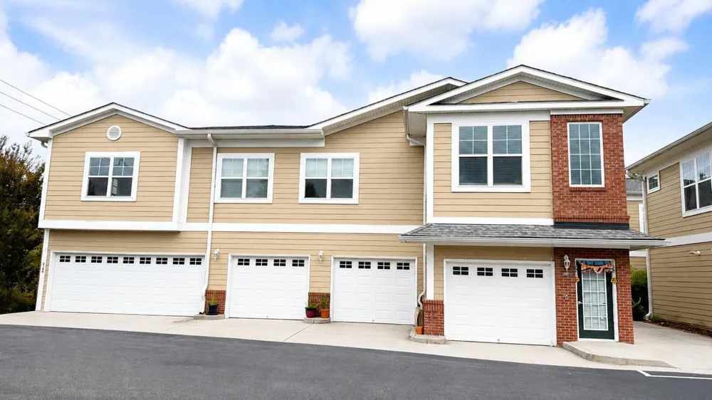3201 Regency Court Chattanooga, TN 37421