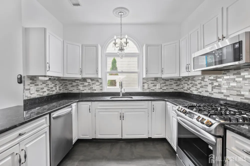 4 Claire Court Matawan, NJ 07747
