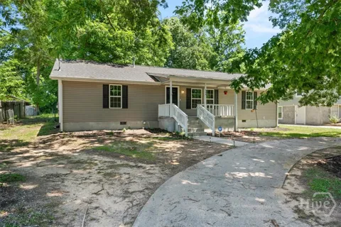 566 Shadowmoor Circle