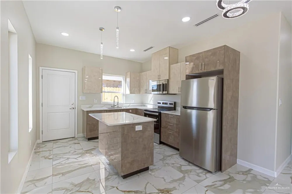 600 Emerald Avenue #2 Edinburg, TX 78541