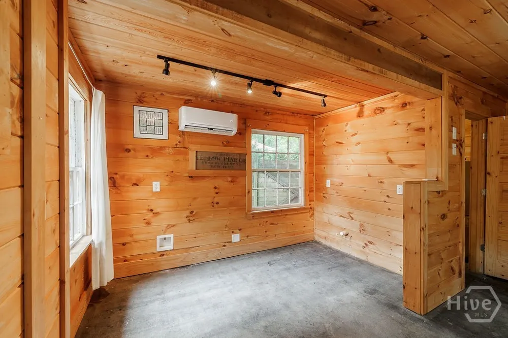 892 Hill Street Athens, GA 30606