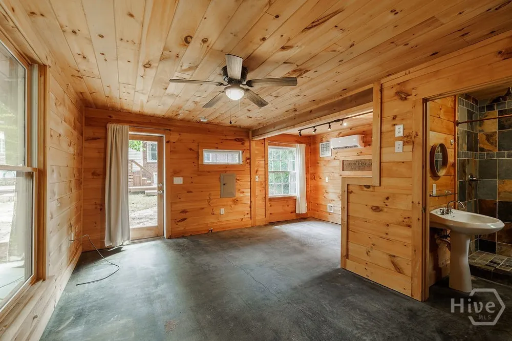 892 Hill Street Athens, GA 30606