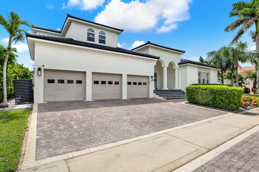 1424 JUMANA LOOP Apollo Beach, FL 33572