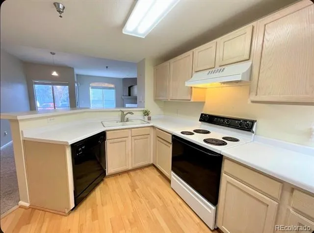 2575 S Syracuse Way #F102 Denver, CO 80231