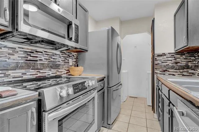 3082 S Truckee Street Aurora, CO 80013