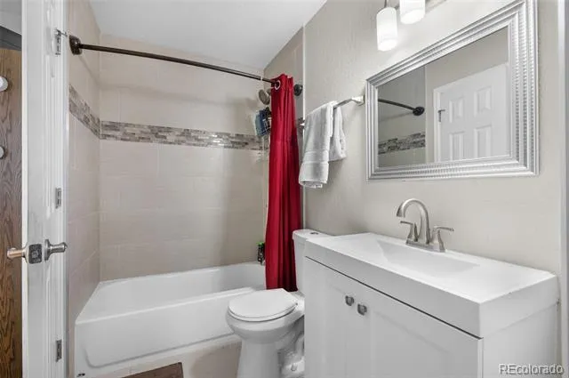 11656 Oakland Drive Commerce City, CO 80640