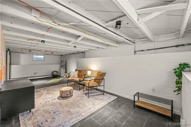 1669 Dallas Street Aurora, CO 80010
