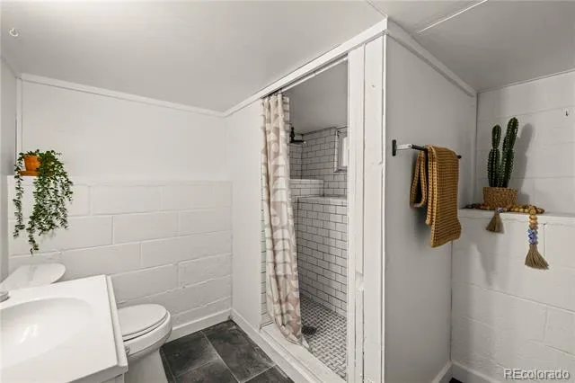 1669 Dallas Street Aurora, CO 80010