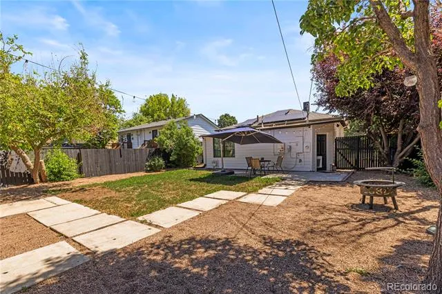 1669 Dallas Street Aurora, CO 80010
