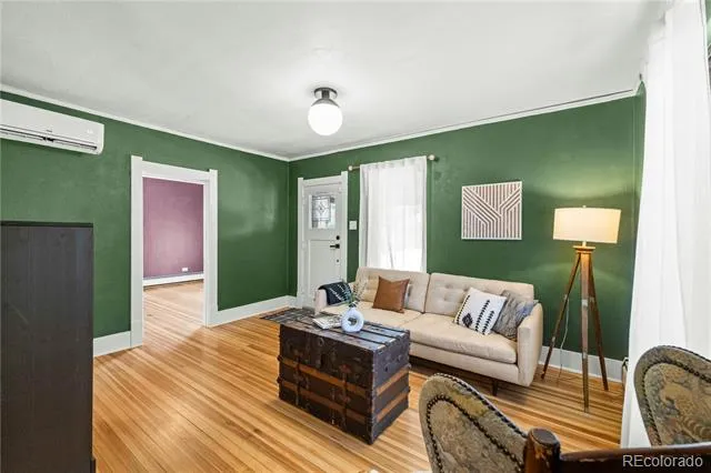 1669 Dallas Street Aurora, CO 80010