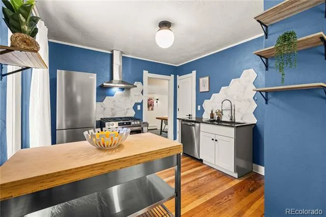 1669 Dallas Street Aurora, CO 80010