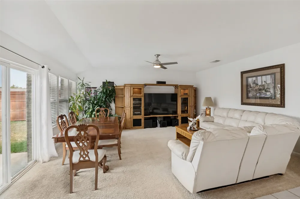 4022 Meadow Canyon Drive Lancaster, TX 75146