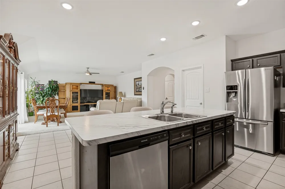 4022 Meadow Canyon Drive Lancaster, TX 75146