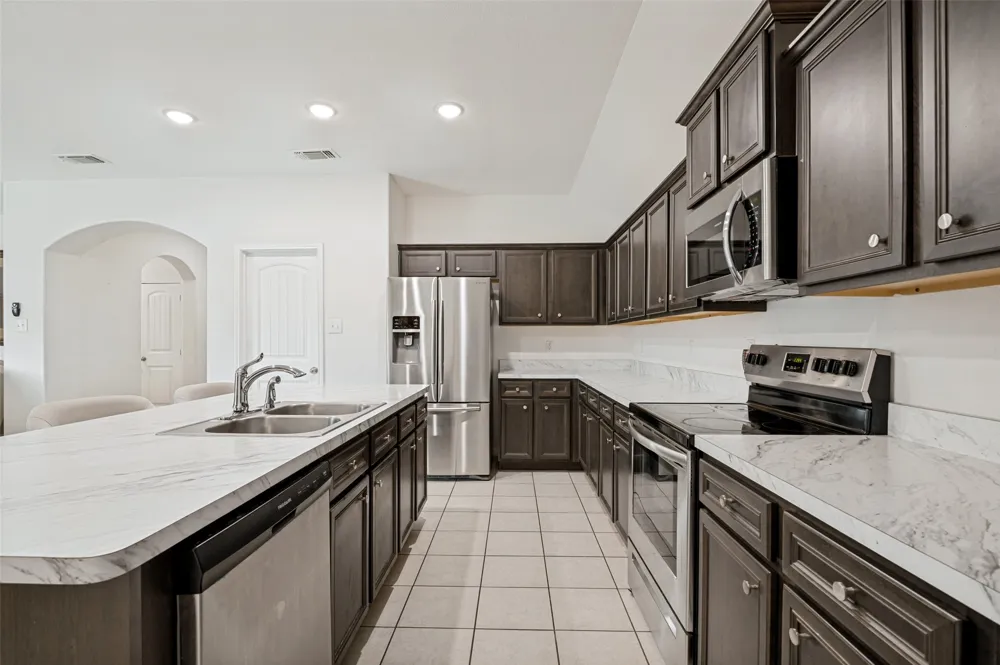 4022 Meadow Canyon Drive Lancaster, TX 75146