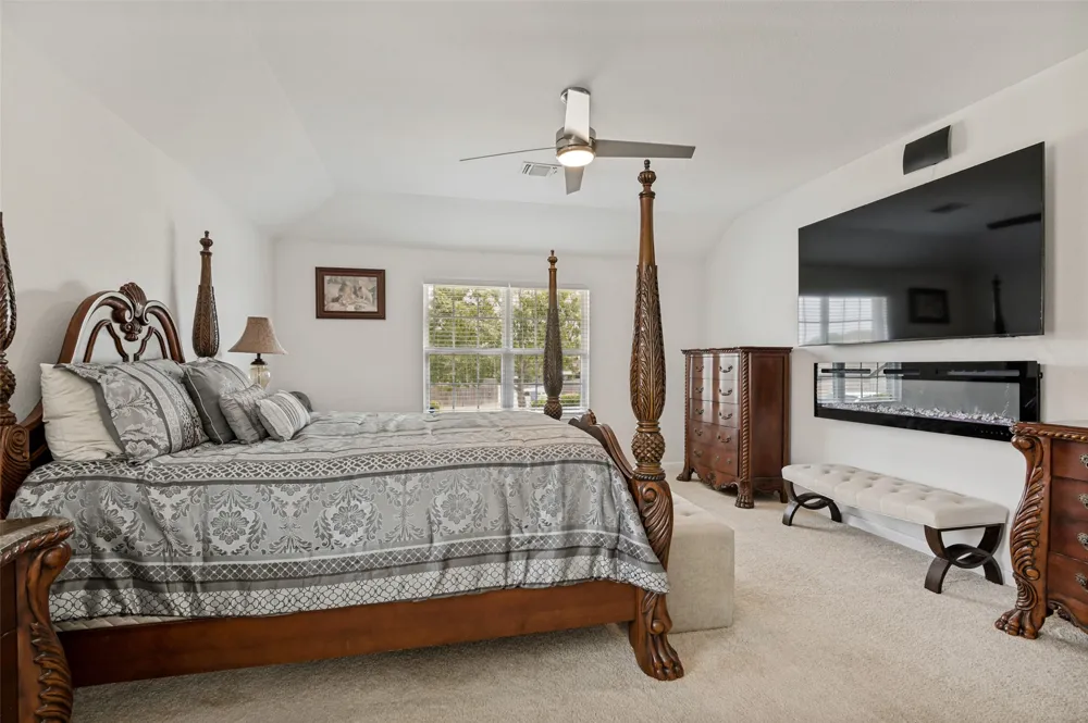 4022 Meadow Canyon Drive Lancaster, TX 75146
