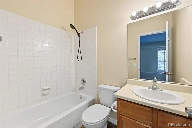 822 Summer Drive Highlands Ranch, CO 80126