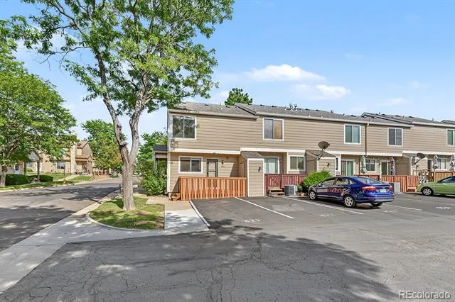822 Summer Drive Highlands Ranch, CO 80126