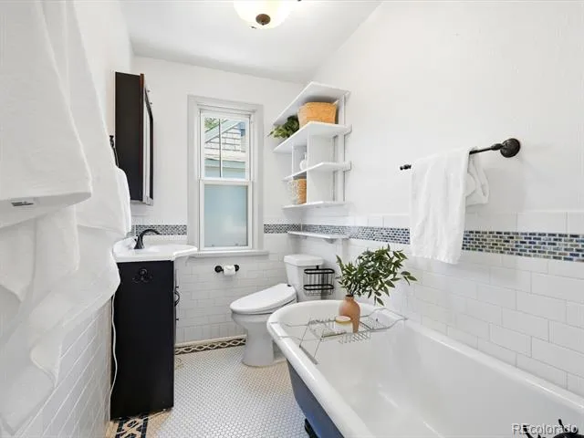 565 S Lincoln Street Denver, CO 80209