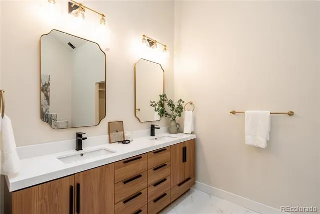 7706 S Madison Circle Centennial, CO 80122