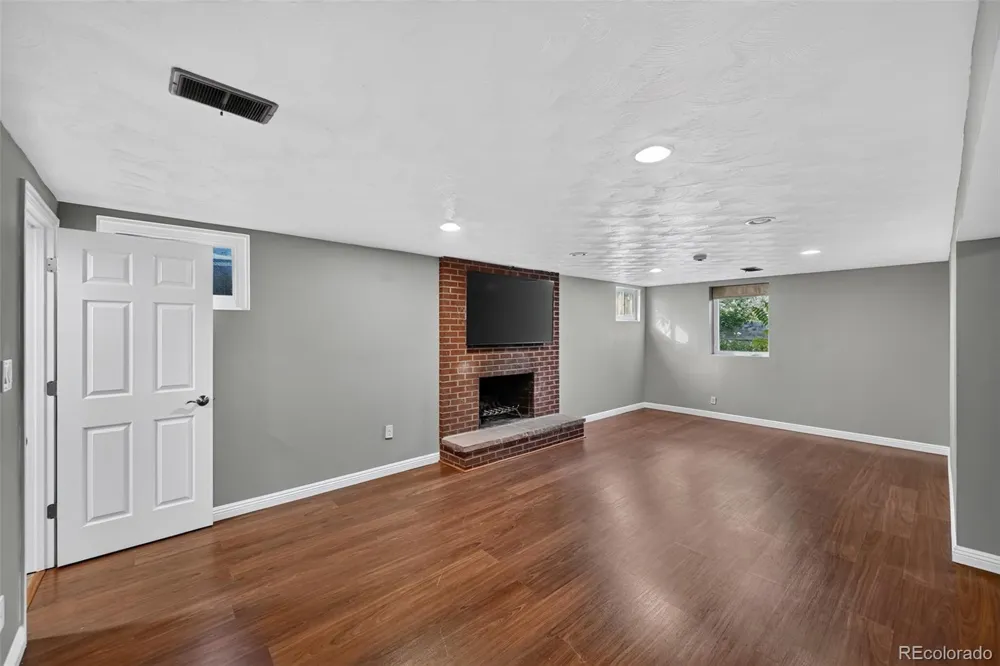 6070 S Detroit Street Littleton, CO 80121