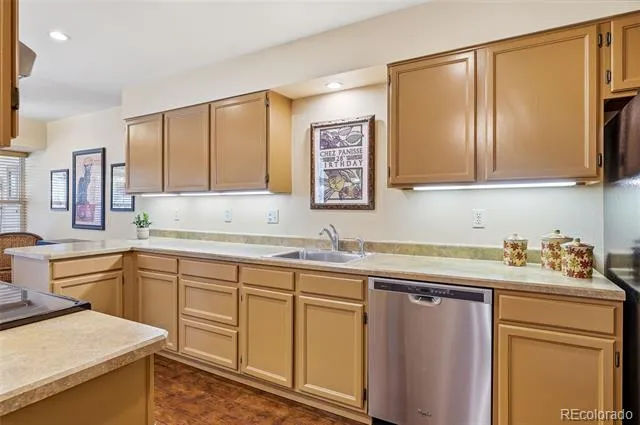 1570 S Roslyn Street Denver, CO 80231