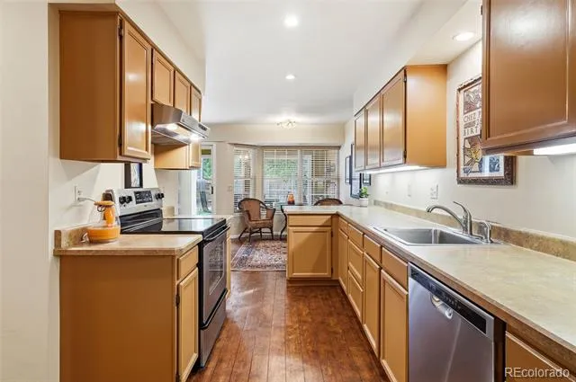 1570 S Roslyn Street Denver, CO 80231