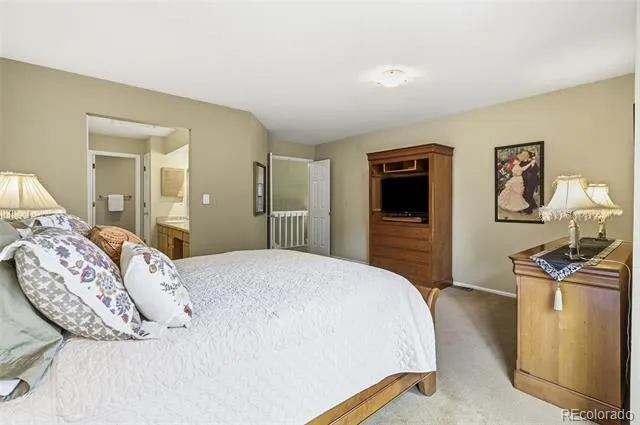 1570 S Roslyn Street Denver, CO 80231