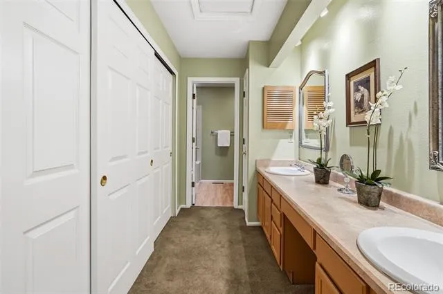 1570 S Roslyn Street Denver, CO 80231