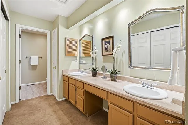 1570 S Roslyn Street Denver, CO 80231