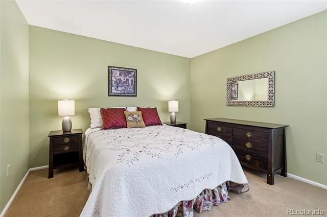1570 S Roslyn Street Denver, CO 80231