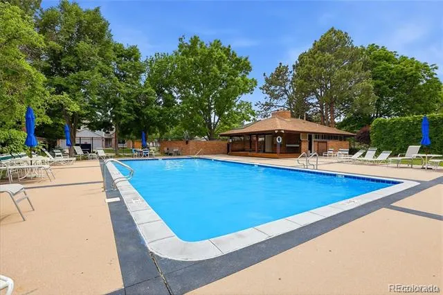 1570 S Roslyn Street Denver, CO 80231