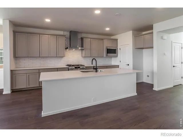6100 Gault Road Timnath, CO 80547
